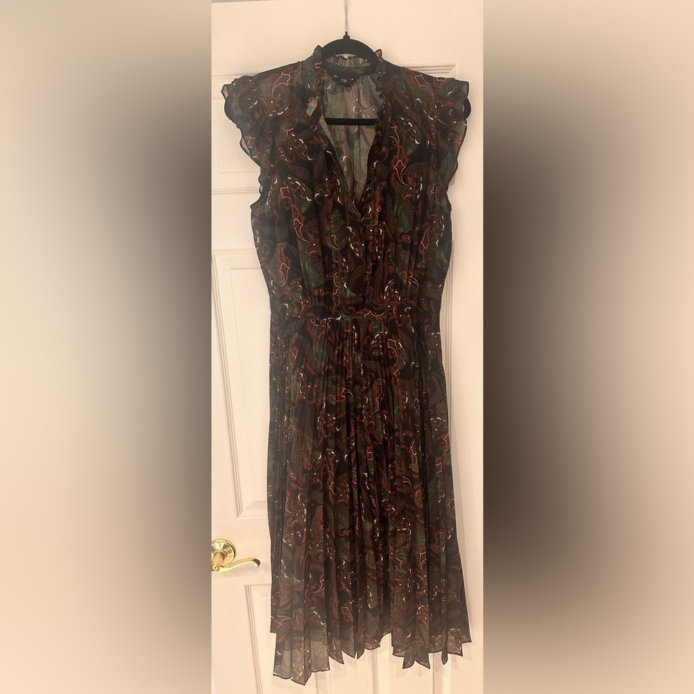Club Monaco Printed Midi Dress | Ruffled Neckline | Size 6 - Picture 6 of 7